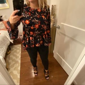 Gibson navy floral bell-sleeve and ruffle hem top